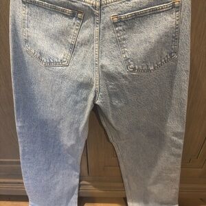 Abercrombie Curve Love 90’s Relaxed Jeans High Rise Light Blue Denim Jeans